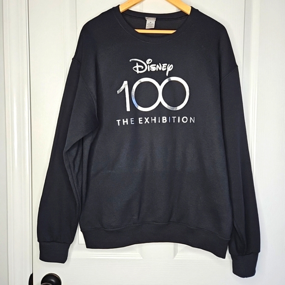 Disney 100 The Exhibition Crewneck Sweatshirt M Black Ltd Edition 100th Anniv - Picture 1 of 7